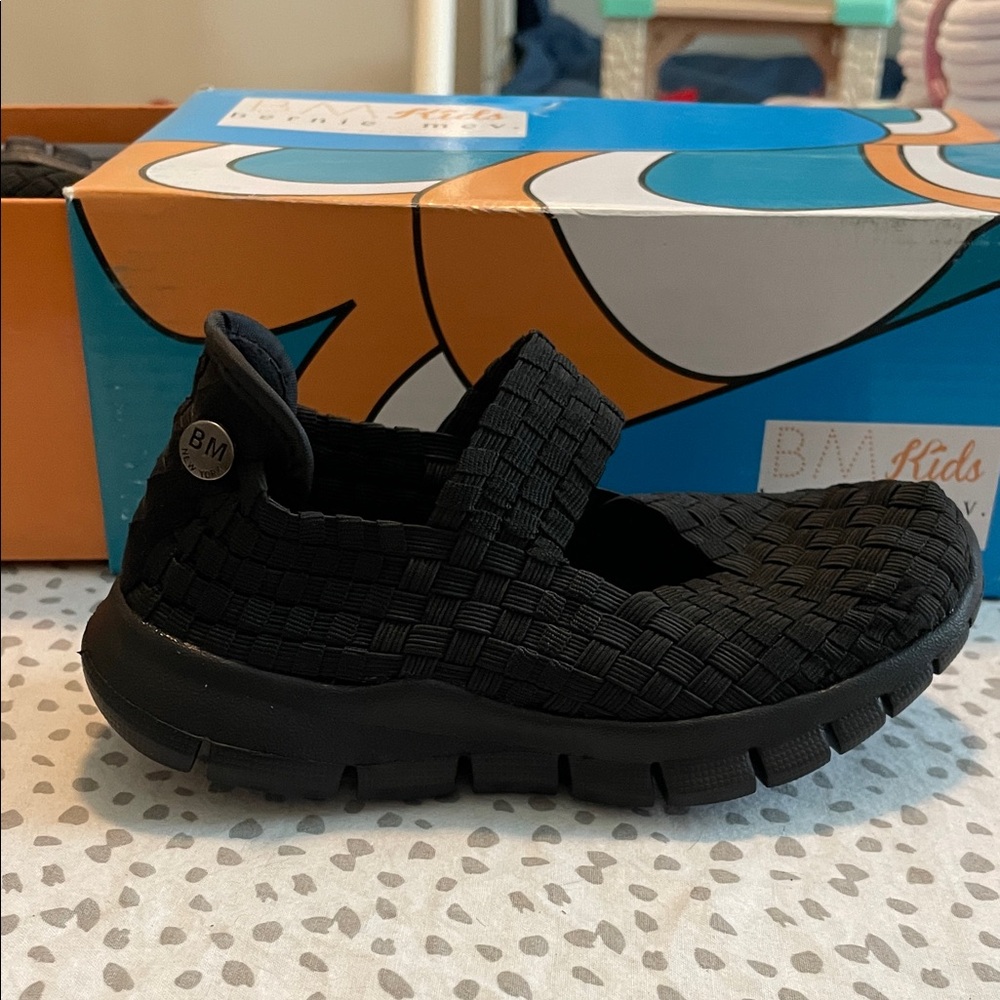 Bernie Mev Charm 2K Black Woven toddler Shoes 28 NIB